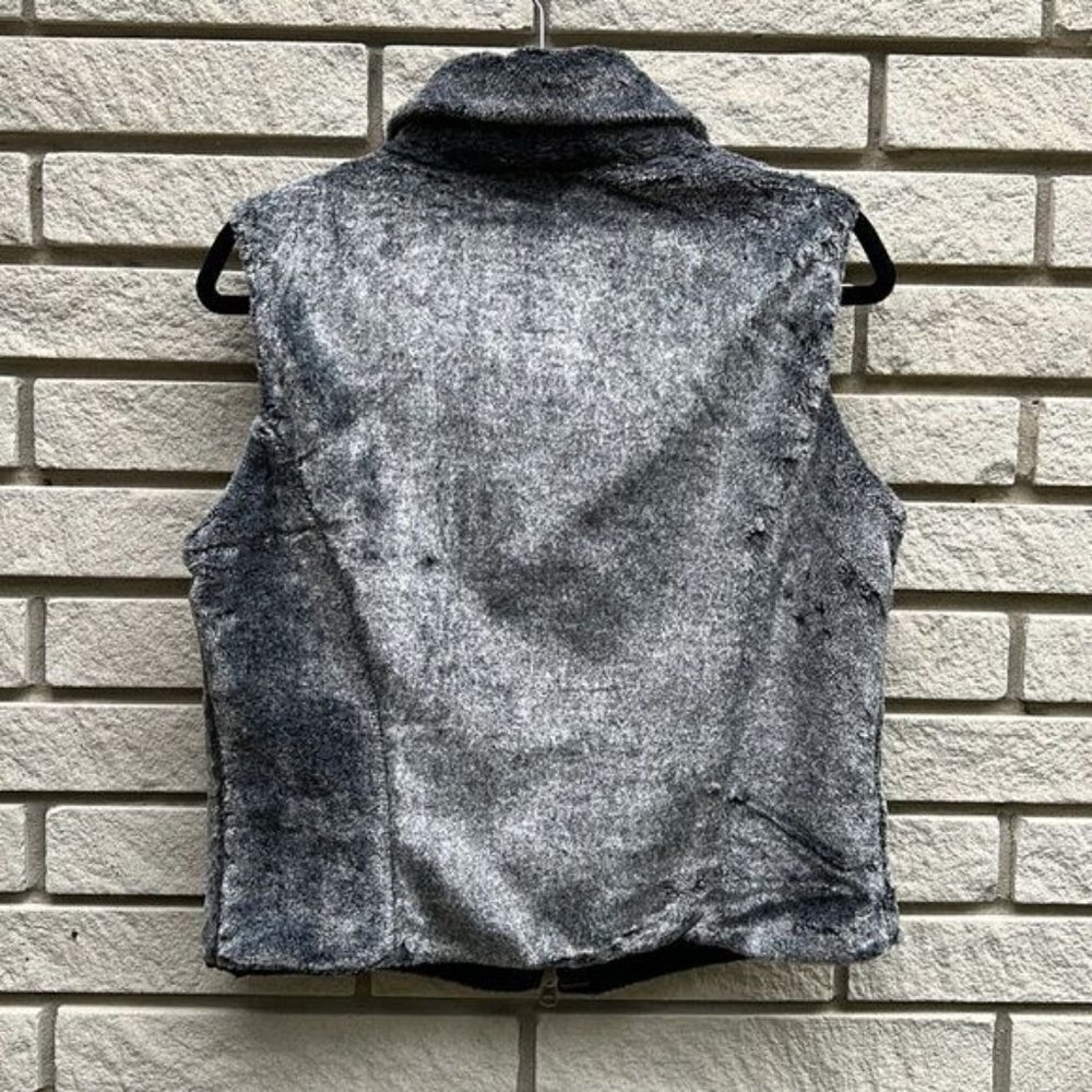 Danier Faux Fur Plush Vest Sz S - Picture 8 of 9